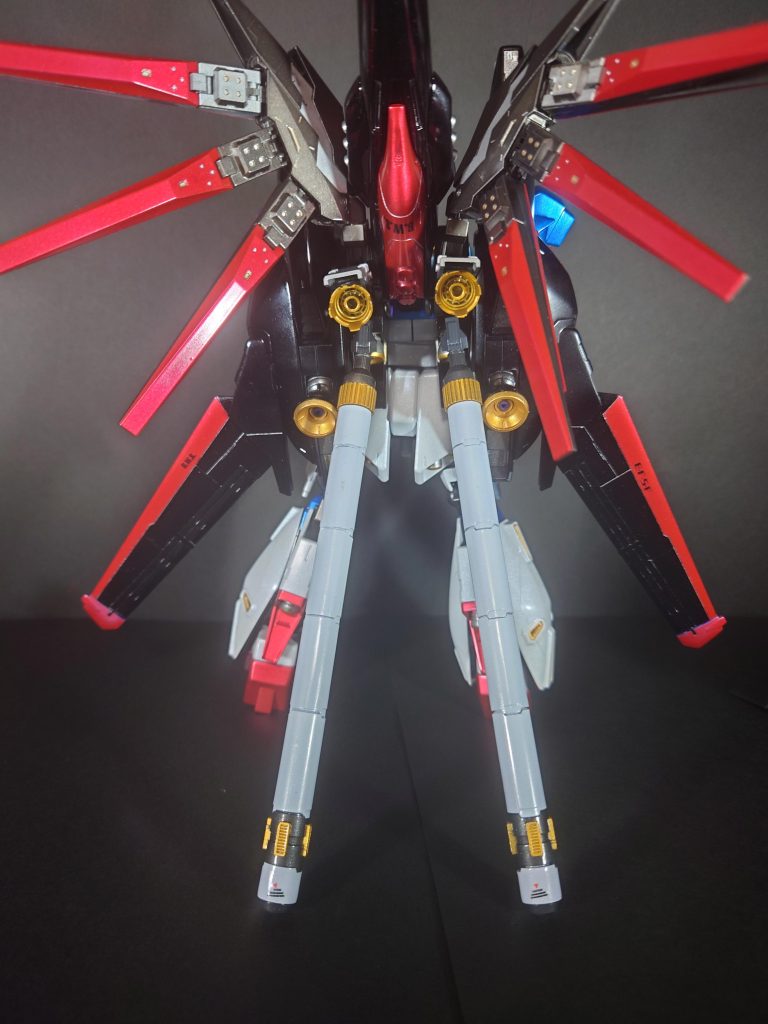 カミーユならサイコフレームが無くてもバイオセンサーでフィンファンネルの制御できるのでは？って感じで搭載しました。HGブレイブHi-νガンダムから拝借