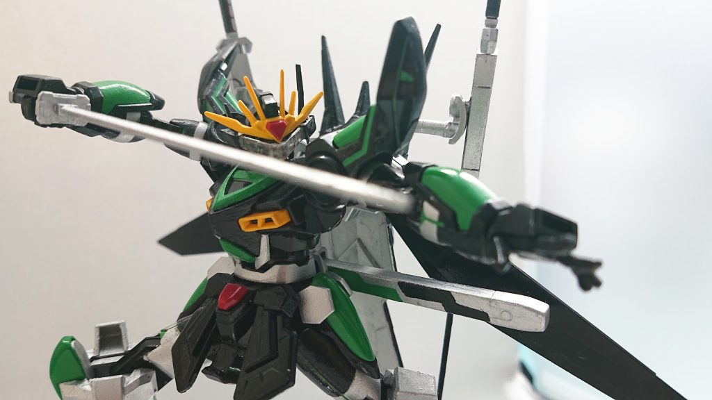 パイロット:桜井 景和(サクライ・ケイワ)所属:願いを守る者(Desire Force 通称:D.F)英寿と同じ世界の住人にしてデザイアグランプリ関連等の騒動を生き抜いた戦士の一人。警察官になるため日々勉強中。 機体名の「武神」は景和の持つブジンソードバックルに因んで名付けられた。