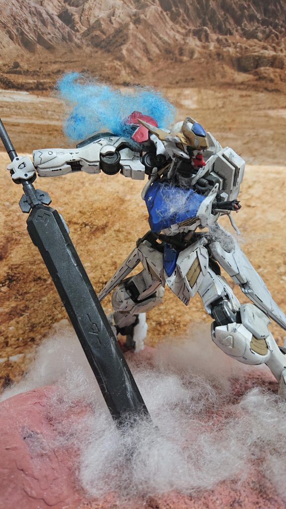 本編ではハシュマル戦でボロボロになっていましたが、その状態は意識せず、自分の好きなようにウェザリングしました。