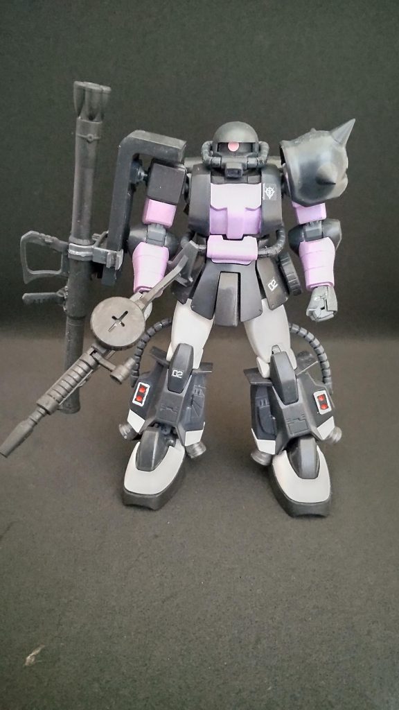 機体番号「02」マッシュ機。なんとなくザクマシンガンをメイン武器にしました。