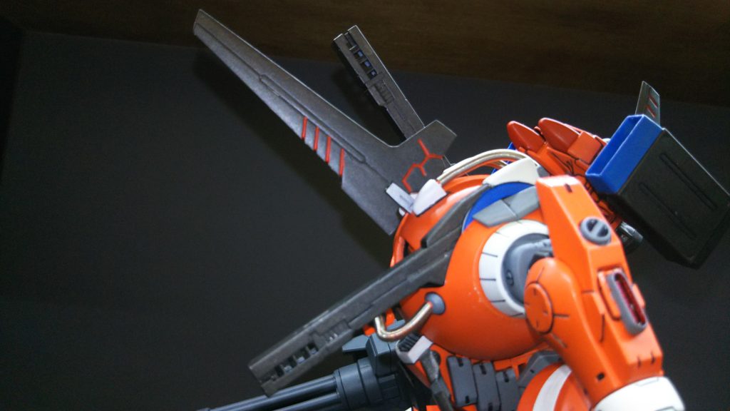元のアッグの回転出来る機構をそのまま残してあるので、ビームキャノンは可動範囲が広いです。ただし外れませんので、塗装はかなり苦労しました。
