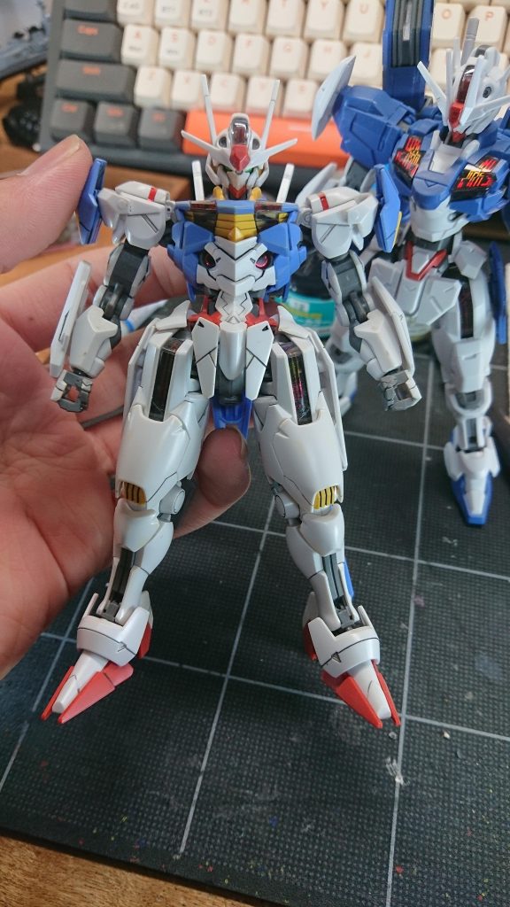 久々に出してきたエアリアル君達今見たらこの体型もいいなぁと思えてきた(gundam-kao3)