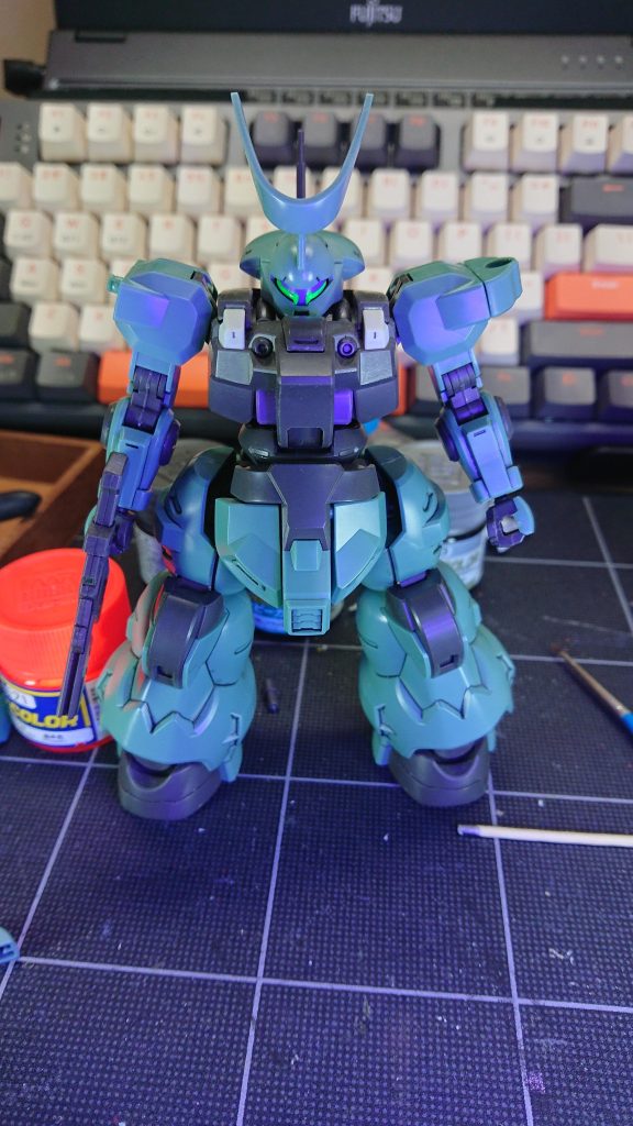 こいつも酷かったディランザ色なパーツが脱走してたのでお金の無いジェターク寮かな(zaku-kao1)って感じですね。