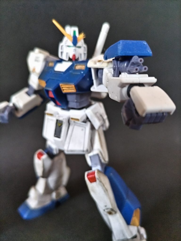 アーマーパージ!アンテナ折れたのが左側で良かった( 劇中と同じ)