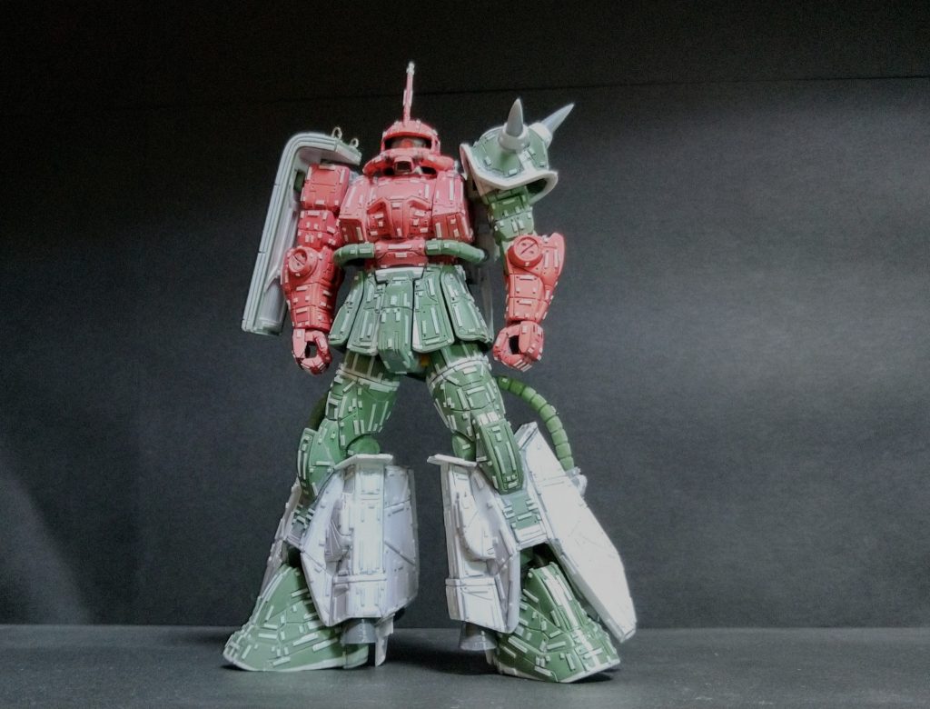 この作品を初めて見る方に少し説明を、FGザクをベースにセミスクラッチで製作した物です😊この画像を付けないと解らないので🙏💦