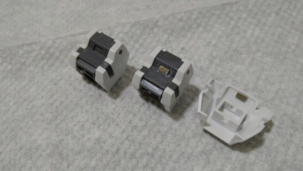 ネオジム磁石でアーマー着脱を可能に。