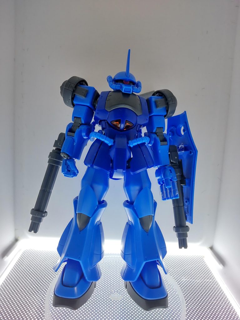 外観は グフ R 35に似ています