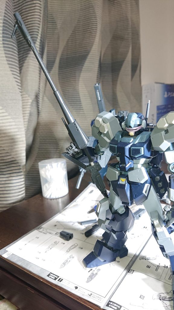 プレバンマラサイUC版のフェダーインライフルの後部にMGリゼルのビームライフルに改造