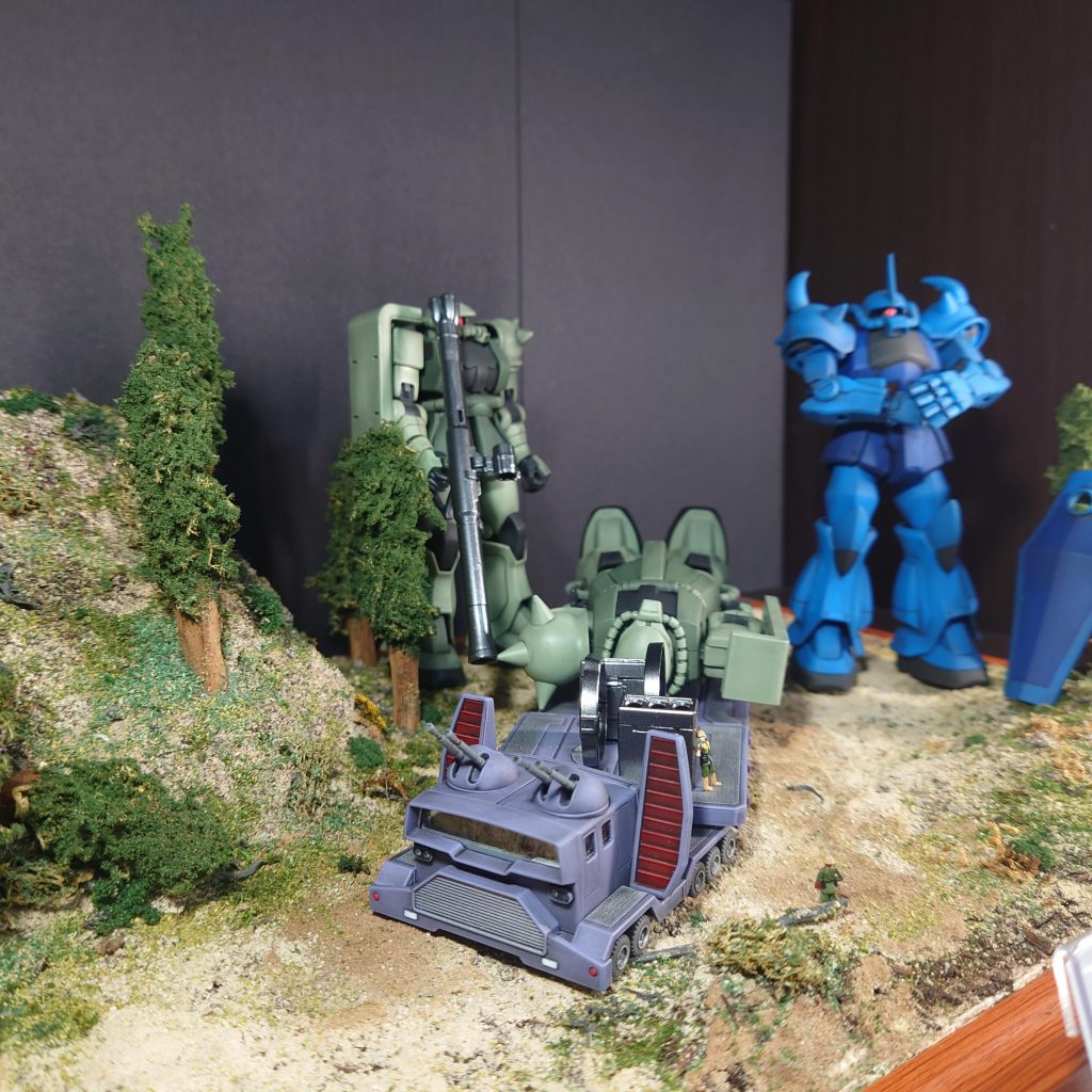 運転手も塗装してあるのに全く見えませんな。🤣