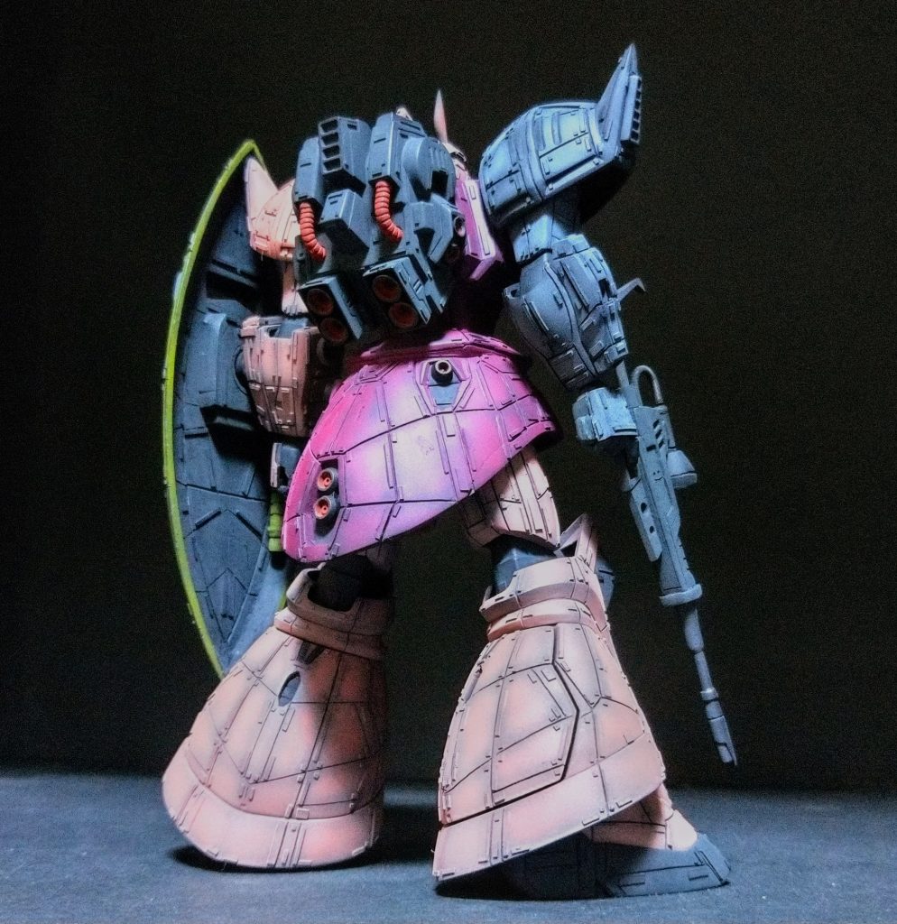 設定どおりB型の高機動バックパック装備に😊あれっ盾は無かったような💦💦