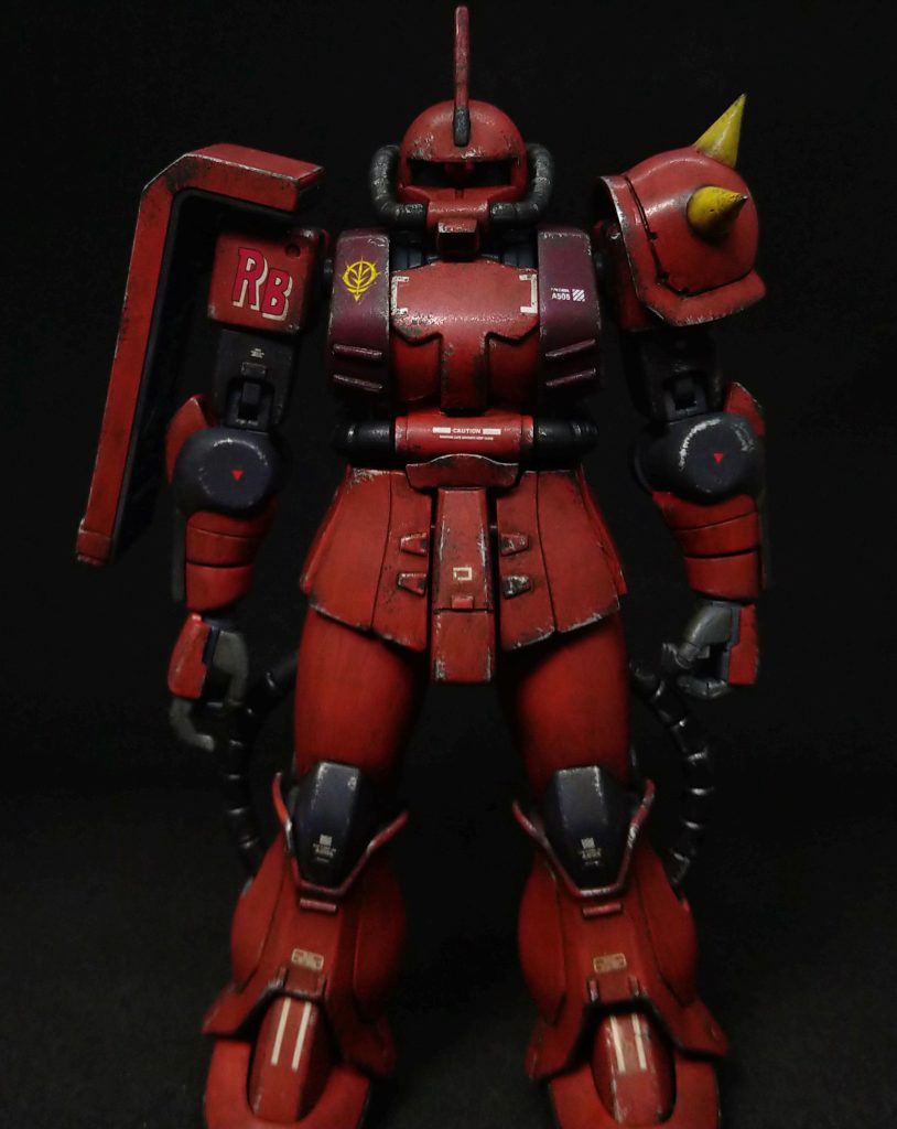 武器無し状態で今作はMSVより、ジョニーライデン大尉専用ザクということで、06R-2型を受領する前の機体を再現してみました。カラーリングは、プレバンのS型ザクと書籍「 ジョニーライデンの帰還　設定集」を参考に、水性ホビーカラーの筆塗り全塗装。