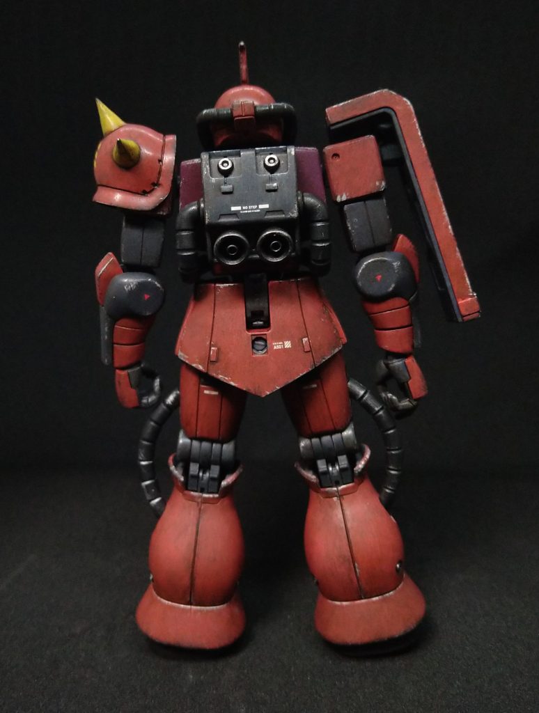 後ろ姿。スジボリ器具で所々にディティールを追加してます。