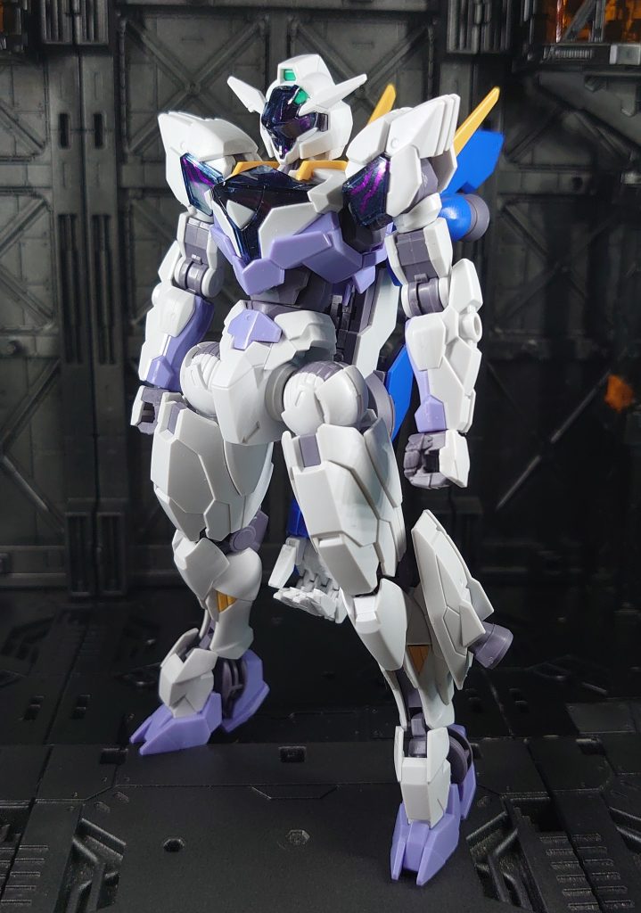 話はジウに戻します。このルブリスジウ、プレバン品ですがリサイクルショップで購入した中古品ですしかも安かった、積みの中にジウも持ってるけどダブル虎の手にしたくて購入してパチ組しました。これめちゃカッコいいですよ塗装するつもりなので1つはパチ組で行くのでデカール貼ってしまいました。