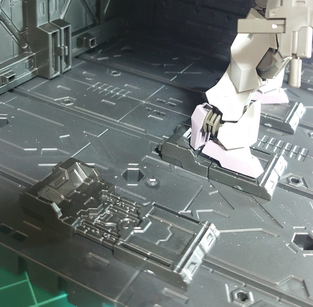 カタパルトベースは足のサイズに合わせて伸縮可能