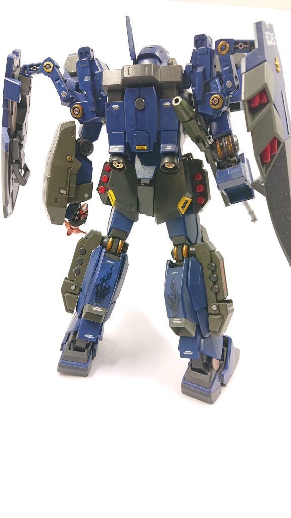 武装フェダーインライフル改・ウミヘビ・ハンドグレネード多数・脚部ミサイル・ショルダーデコイフレア