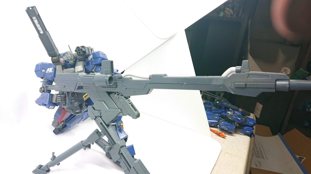 グリプス戦役に活躍したサイコガンダムMk2とおなじリフレクタービット上空に設置しメガランチャー反射させ偏向射撃が可能。こういう射撃できるのは並の兵士ではできないとか