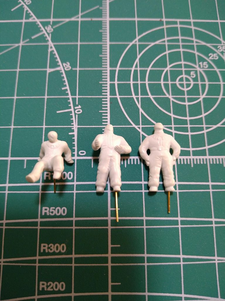 彫刻完了。色を塗る事が面倒で、手を出せない膠着状態😅