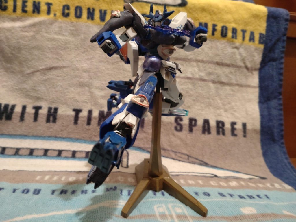 実はこのガンプラ、個人的には一番気に入っていて、実際にガンプラバトルがあったらこのガンプラを使いたいな〜なんてことを考えていますw