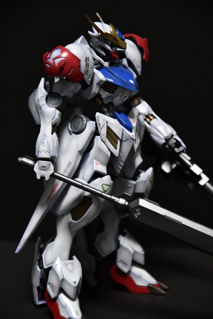 右煽りで全身。