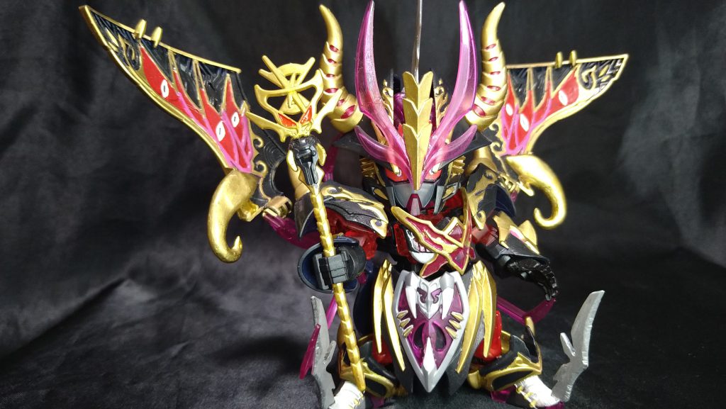 カッコよい!ただ、実は写真撮ろうとしたらクリアパーツが一部折れちゃって...そういうの多いです...