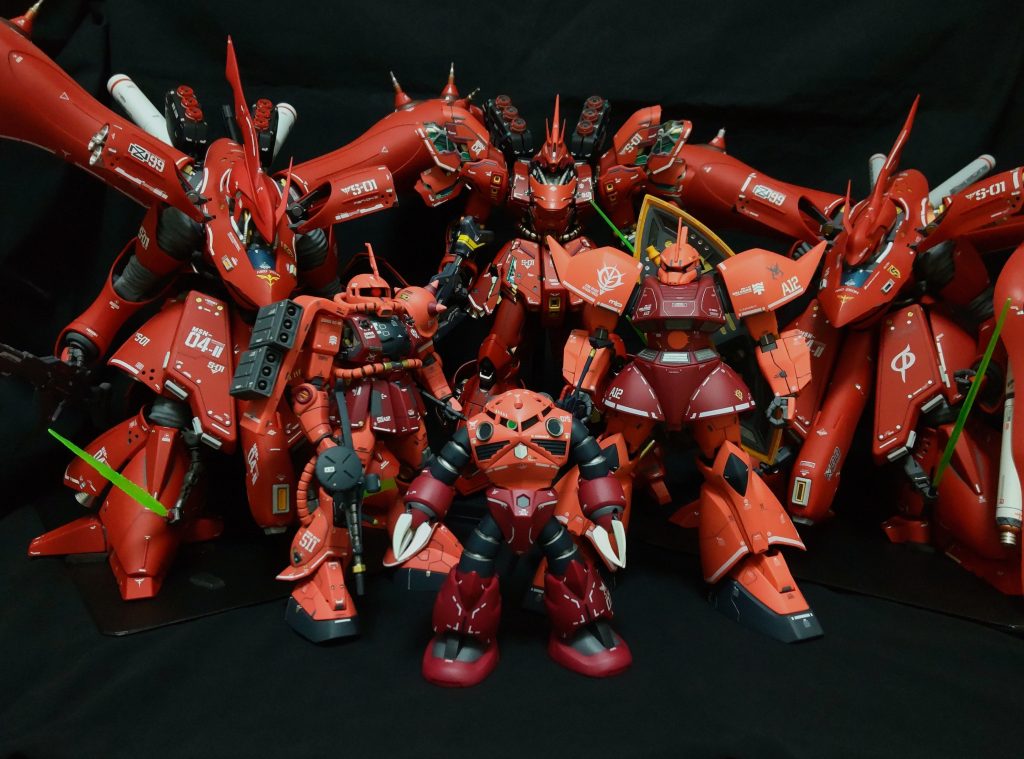 最後は、投稿させて頂いた赤いモビルスーツの集合写真で。今年は、これで最後の投稿になると思います。私の拙い作品に多くのイイネやコメントを頂き、大変励みになり、本当にありがとうございました、感謝しかございません。来年もよろしくお願いいたします。