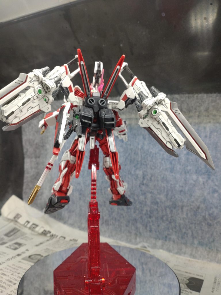 息子が作ったレッドドラゴン–5枚目/制作者：toshimon