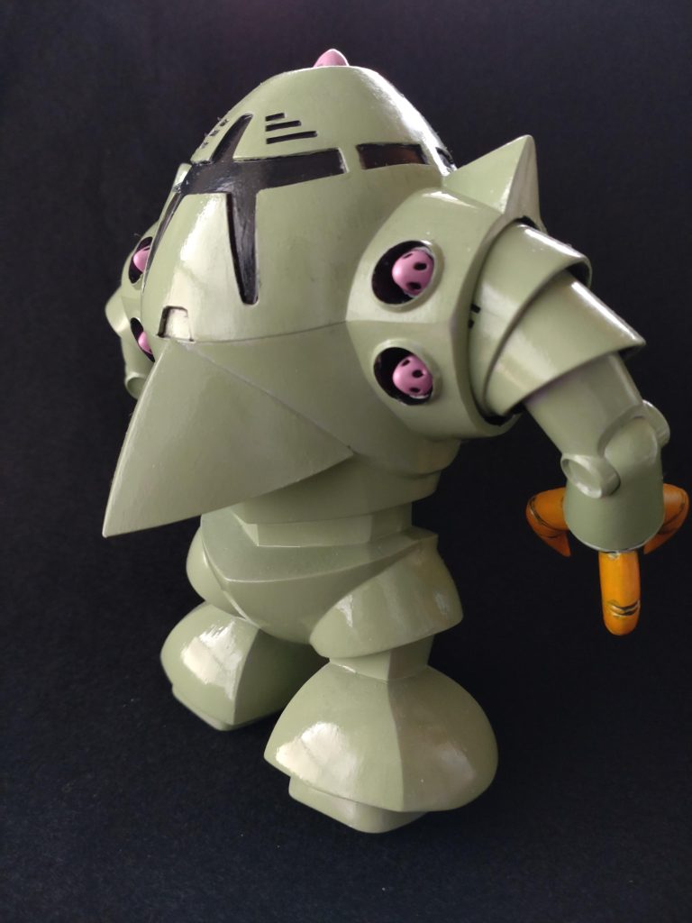 後ろ。前後対称は言わずもがな。