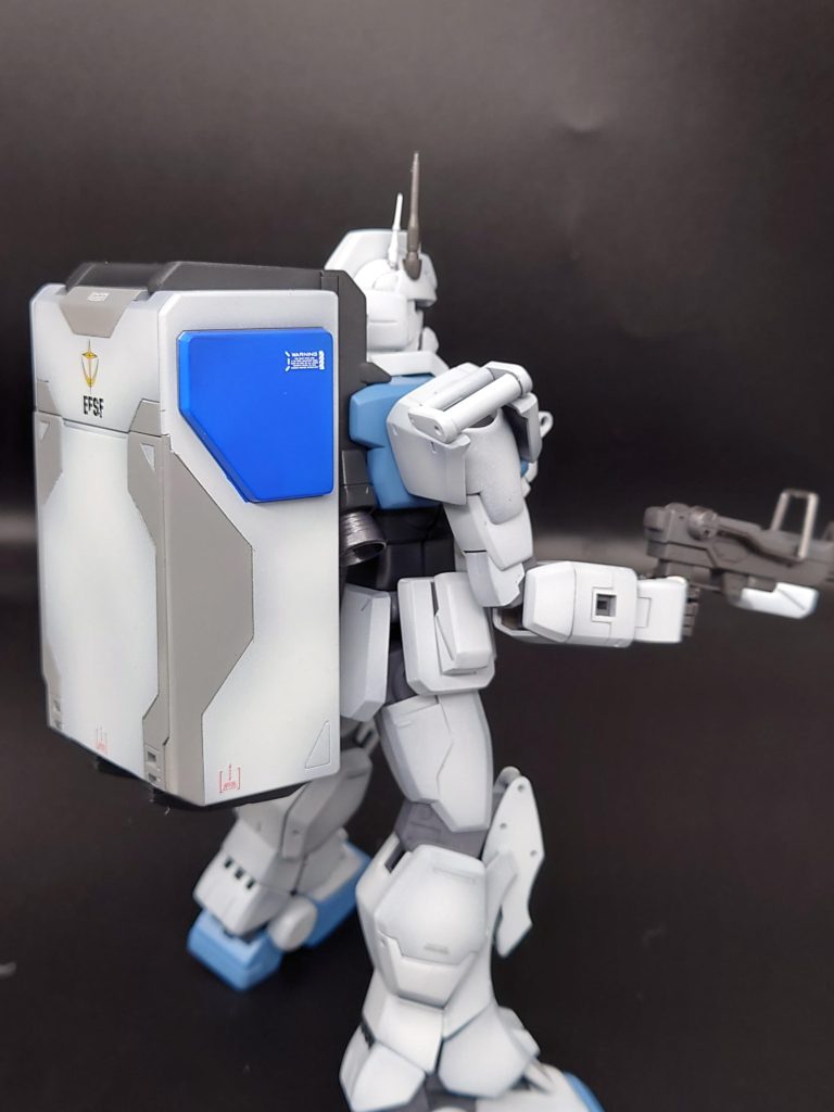 背部バックパックは、スジボリの練習兼ねて、オリジナルデザインを加えてみました。