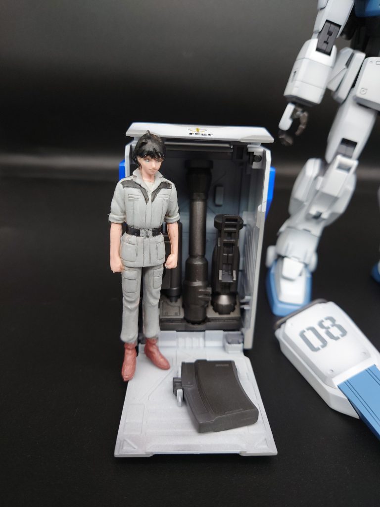 付属の1/20スケールのシロー・アマダ付いてましたが、バックパックと身長ほぼ同じで、鬼滅の刃の禰豆子みたいですね（笑）