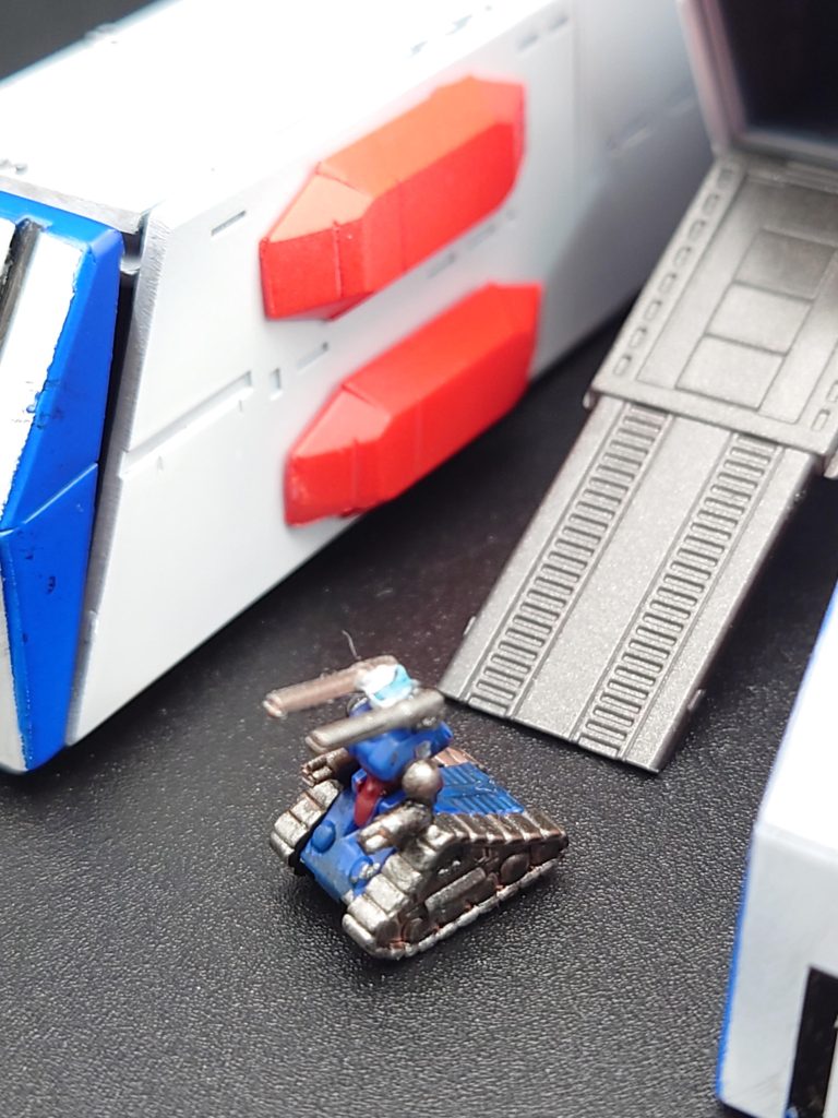 このサイズの塗り分け、老眼の、オイラにはなかなかキツかったっす