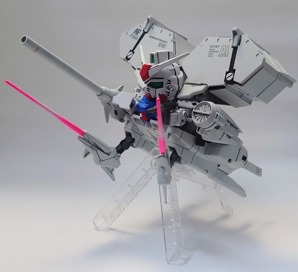 クローアーム両展開でムサイを乱れ斬り!