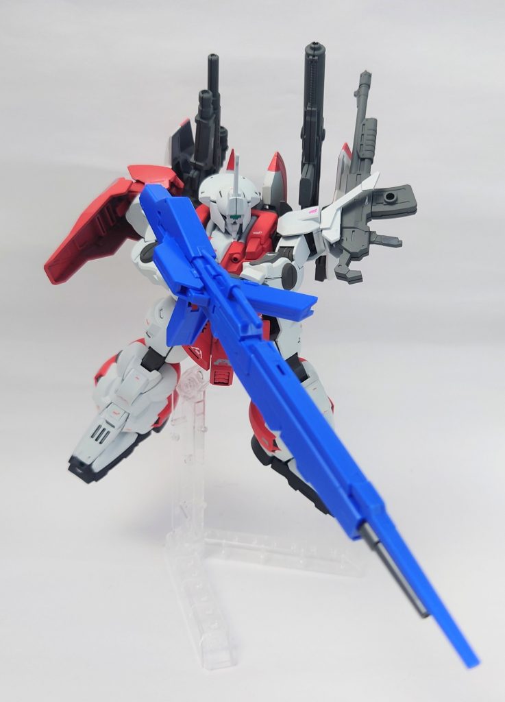 ハイメガランチャーをつけなかったのが少し心残りだったので、この機会にHGZから拝借してやってみました。ハイメガランチャー自体は素組無塗装なので青が眩しく浮いてますが…。