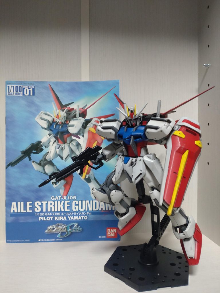 展示は取説の表紙で決定‼️ こいつを作ってる最中に並行してRGのエールストライクガンダムも作ってますが今日RGのストライクルージュ+I.W.S.PとRGのシラヌイパックが届いた。内部構造がストライクのRGのアカツキも有るし1月にはEGのルージュも届く…ストライクガンダムいっぱい(〃^∇^)o_彡☆