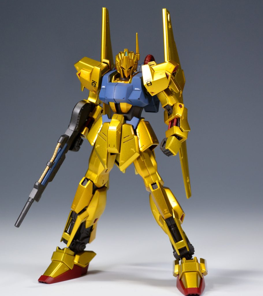 素立ちゴールド部分のレシピは、黒サフ ⇒ ガイアのエルドランゴールド ⇒ クリアイエロー＋クリアオレンジ（約９：１）CAUTIONデカール（白文字）は目立たせたくなかったため、クリアイエローを吹く前に貼ってみました。いかがでしょうか。