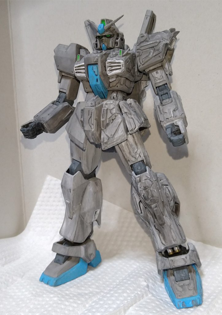 色を入れた状態です。正直、これでいいんじゃない?と、思いましたけど反対側のデカールワークも頑張る事にしました。デカール側のデザインも気に入って下さる方がいたら本当に嬉しいです! という事で、ガンダムMk-Ⅱを左右別の作風で仕上げてみました。普段、プラ板も貼りませんし、デカールも貼りませんが一つのキットで色々と詰め込んで色々と楽しめるかと思います。今度は…半々では無くて一つのキットで両方のディテールを加えた作品を作れるといいなぁ…最後に、制作中に足首パーツを紛失してしまいましたが「副店長さん 副店長さんのガンプラ作品一覧|GUNSTA(ガンスタ)」のご厚意でパーツを譲って頂き形にする事が出来ました。圧倒的感謝!そして、最後までご覧頂きありがとうございました。