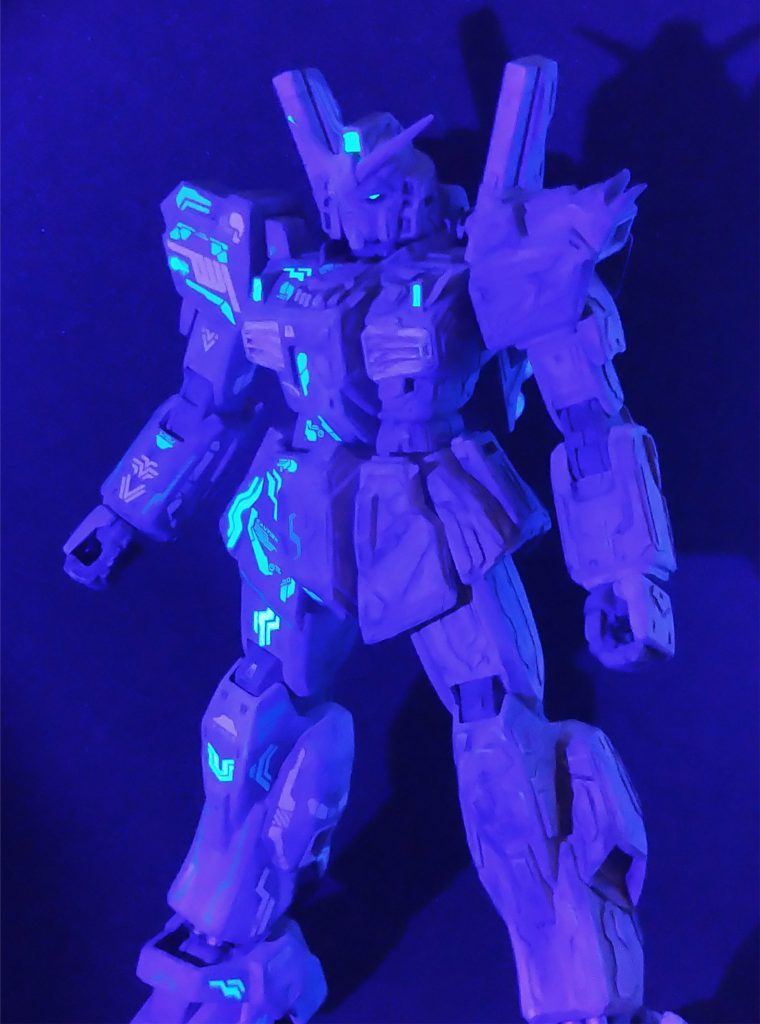 ややアップの画像も左側の方がピントが合っている…