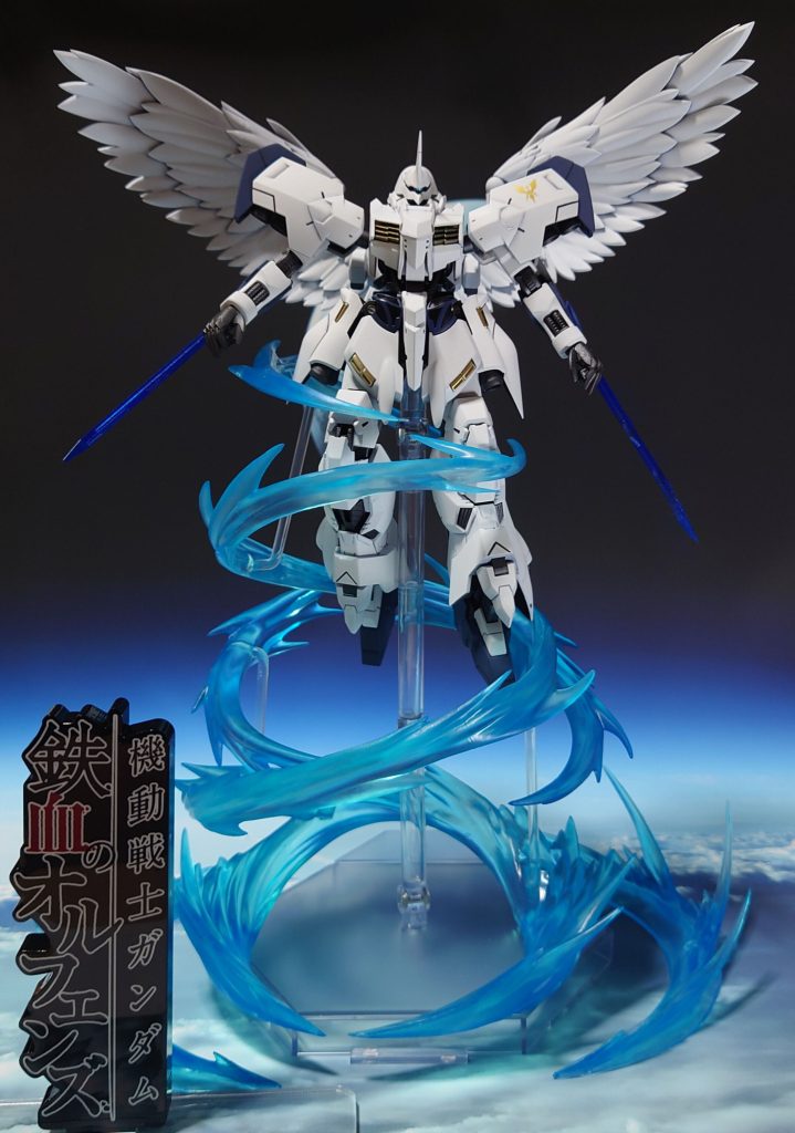 終わり。画像については、鉄血本編のif展開をイメージして撮影。“鉄華団本部にダインスレイヴが撃ち込まれた事により、地下に眠っていたガンダム・ネビリムが覚醒。その場にいたアリアンロッドの部隊は攻撃され、鉄華団本部攻撃を中断。半死半生の三日月とバルバトスはアリアンロッド艦隊に回収され、アリアンロッド艦隊、テイワズと協力してガンダム・ネビリムに挑む”という三日月生存ルートを脳内捏造しました。