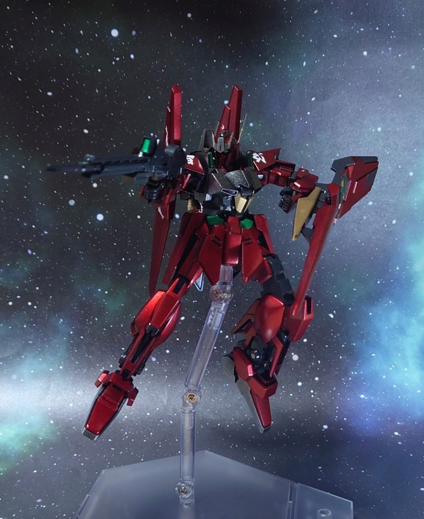 “デルタガンダム弐号機”の売り込み用PV作成を任された。しかし、デザイン部からカラーリングの設計が上がってこない。スペックの反映とモデリングは終わってるってのに……まったく、お陰で今年のクリスマスも返上だ。