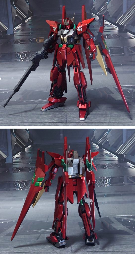 デルタガンダム弐号機の前後ろ。工作はゲート痕の処理、エッジ尖らせ、肉抜き穴埋めとできる範囲での合わせ目消し、ヒケ対処、市販のプラ/金属パーツ埋め込み・貼り付けでディティールアップ工作。肉抜き穴埋めは首裏、肘関節、足首関節、シールドの一部(金に塗ったパーツの裏側)に実施。合わせ目消しは頭部、肩アーマー、前腕、腹部、股関節(太腿側)、太腿後ろ側、膝関節、脚部脛フレーム、足首、アンクルガード、ウイングバインダー、ビームライフル、シールドに実施。