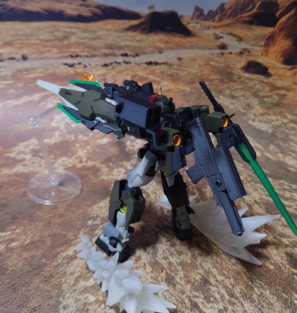 ブースターのみの追加パーツ、通称“ミニバーゼ”で突撃する。