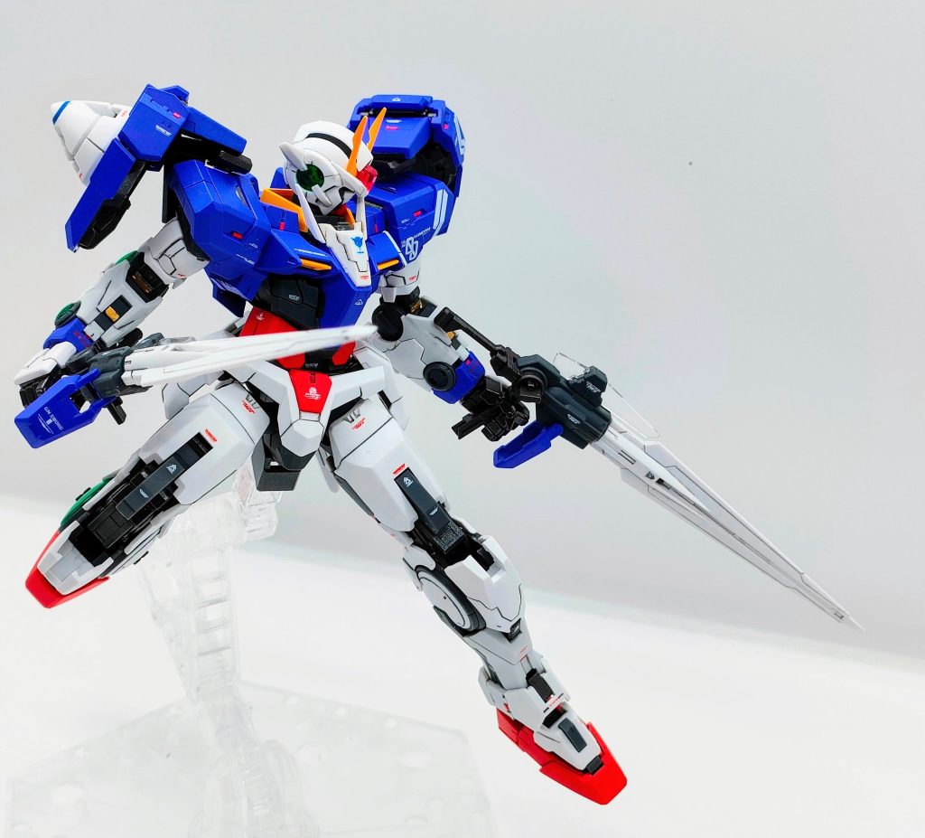 塗装レシピ元はインディーブルーですが、センチネラーなので、コバルトブルーベースに変更。赤:フレイムレッド青:コバルトバイオレット(G)＋風蒼(G)黄色:MSイエロー(C)＋マンダリンオレンジ(G)ABS樹脂パーツ：マルチプライマー(G)＋ガンメタル(T)差し色:GXレッドゴールド(C)仕上げ:スーパースムースクリア(C)