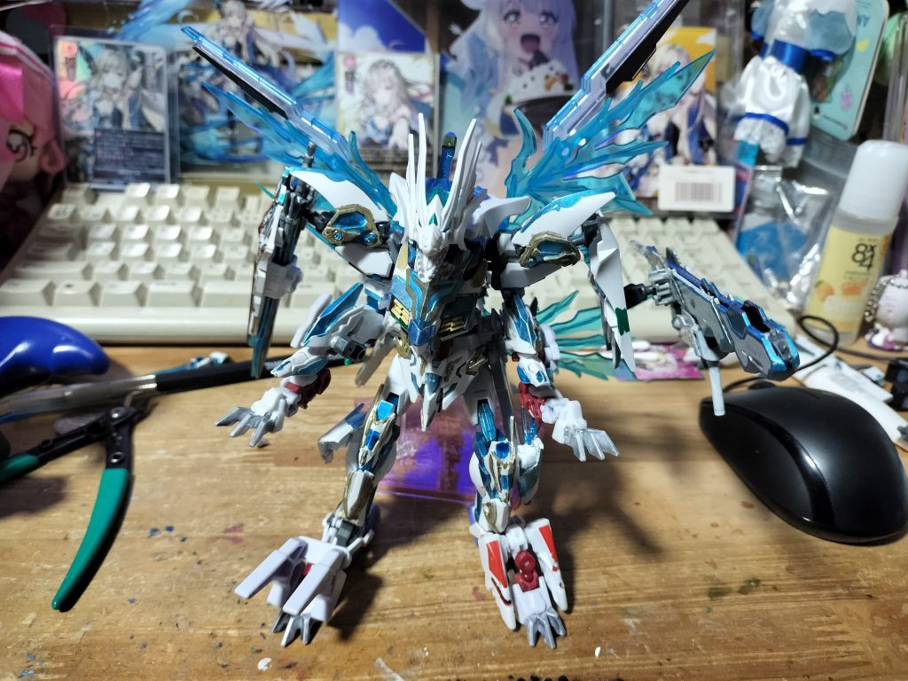 アニマギアのパーツを装備して進化中 まあ塗装とかはまだやってません なのでもともとのアニマギアの赤色のパーツが目立つ (まあまだこれで行くか考え中)