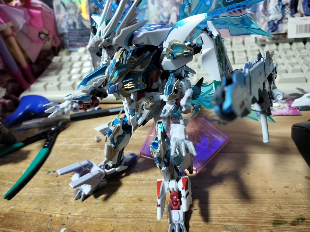 ドラゴンクロー(手のパーツは元のBB戦士のドラゴンの爪よりもアニマギアの爪のほうがデカイのでかなり進化できたかな) まあ赤パーツは装備しないとだけど(;・∀・)