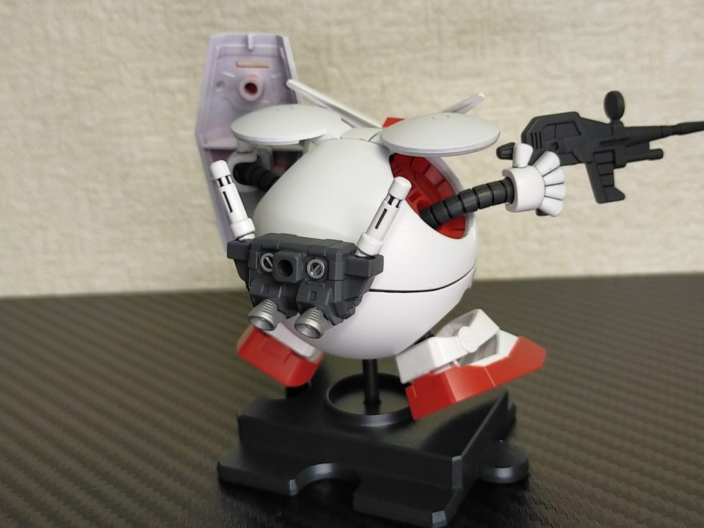 バックパックはサーベル、スラスター等塗り分けしています。