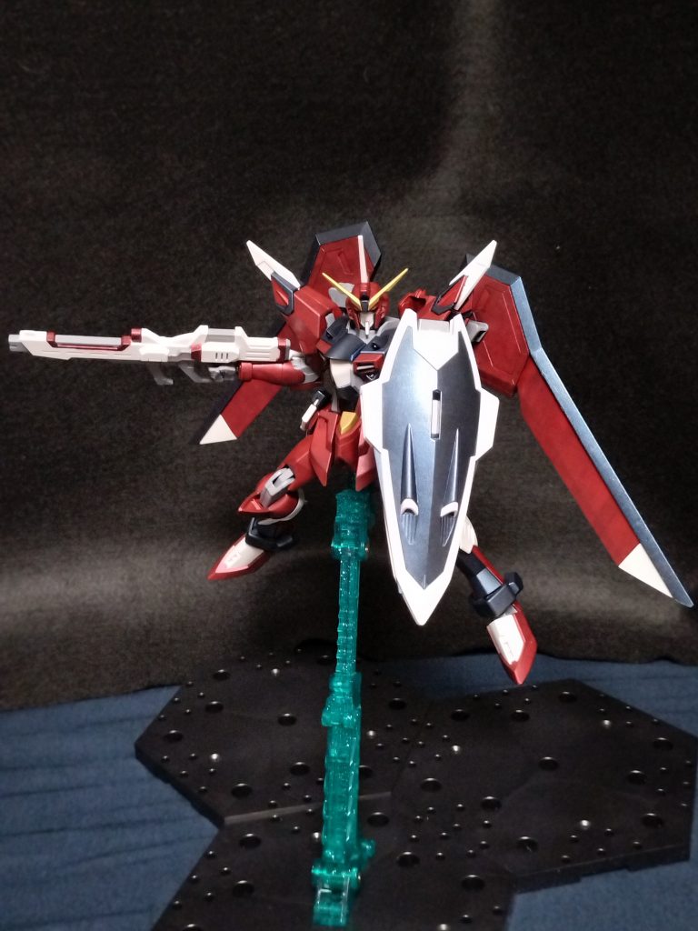 盾ばーん。色んなとこがそこそこ動いて楽しい。