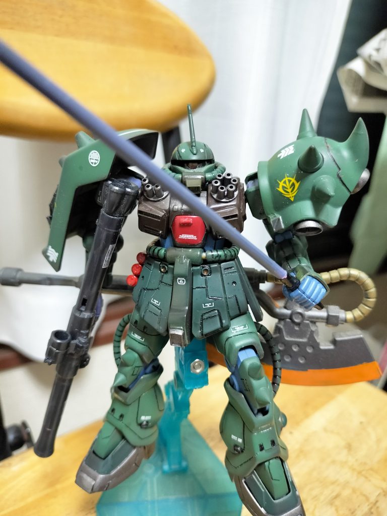 ヒートサーベルで近接もこなす