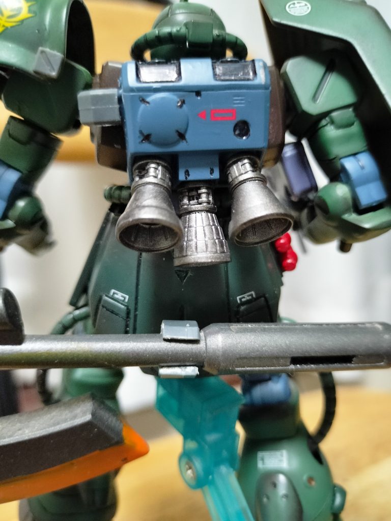 スラスターの大型化とちゃんとマウントできるヒートホーク