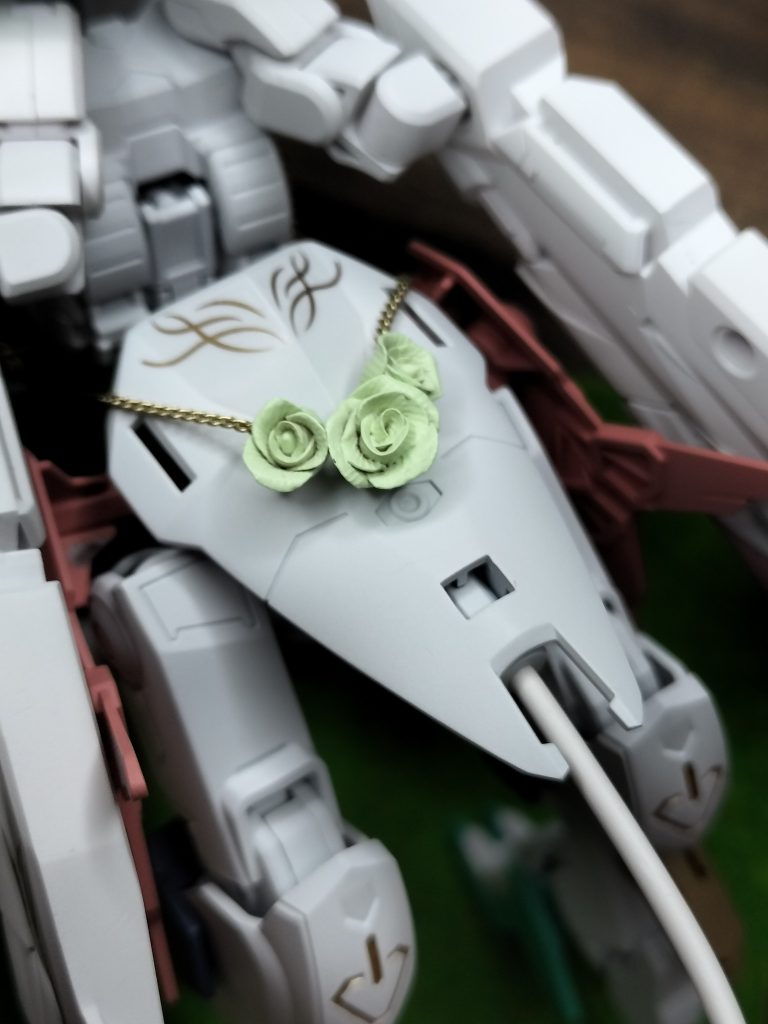 ハンドメイドの経験を活かしてエポパテでバラを作成しました。