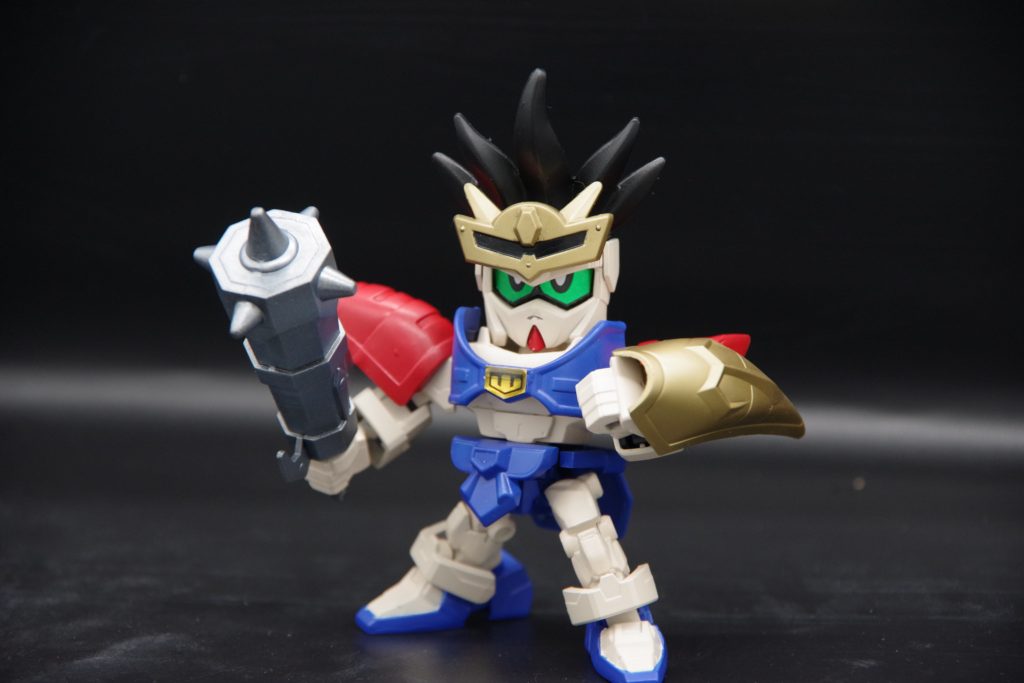 そして鋼撃の鎧を装着!基本は3mm穴と棒で連結。胸の山の七星山珠のシールは剥がれが不安でレジン液で固定しています。