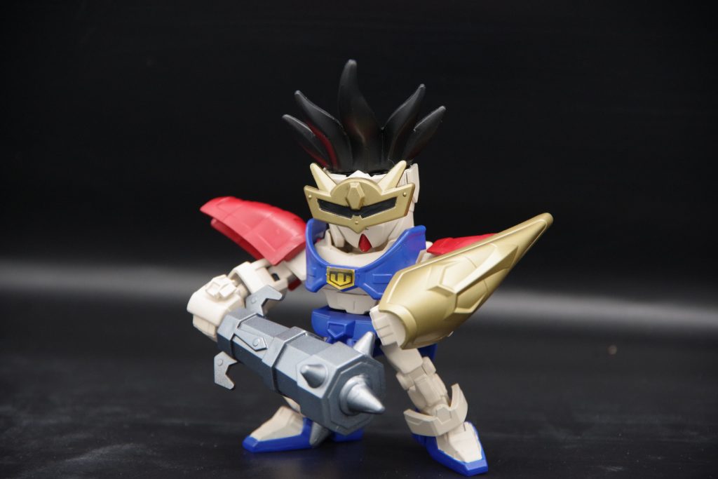 そしてバイザーの大鉢金も下がるように弄りました。股関節に3mm軸を作り忘れてジョイントで飾れないのですが、創傑伝キット準拠なので膝もばっちり曲がります。そして新たな力を得ると・・・・